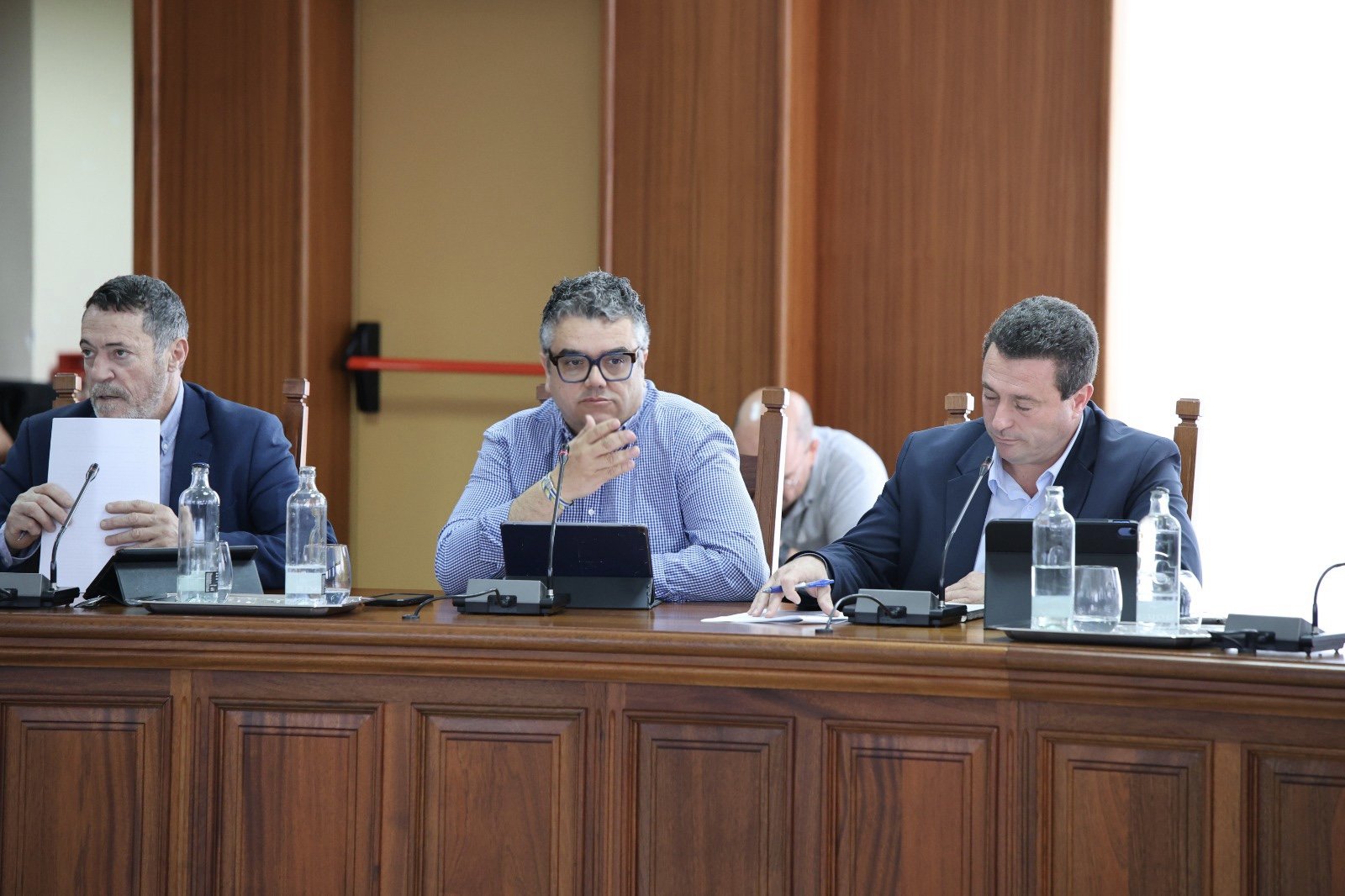 Armando Santana en el pleno del Cabildo de Lanzarote.