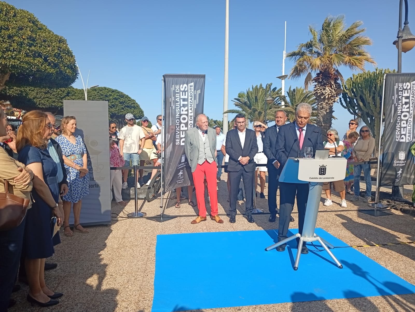 Escultura homenaje a Kenneth Gasque