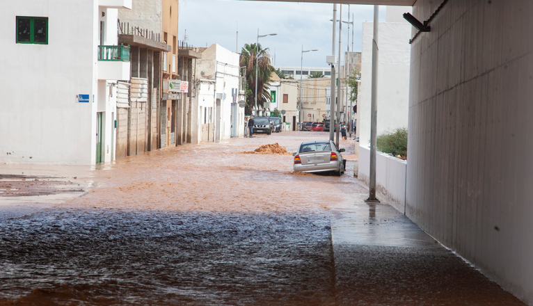Lluvias el pasado 12 de abril en Arrecife. Foto: Juan Mateos.