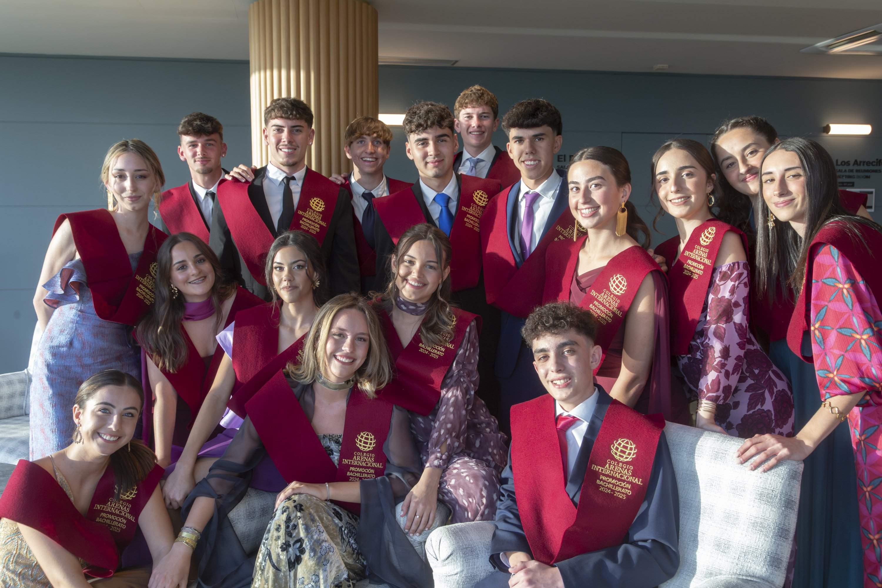 Graduación de alumnos del Colegio Arenas Internacional Graduación de alumnos del Colegio Arenas Internacional