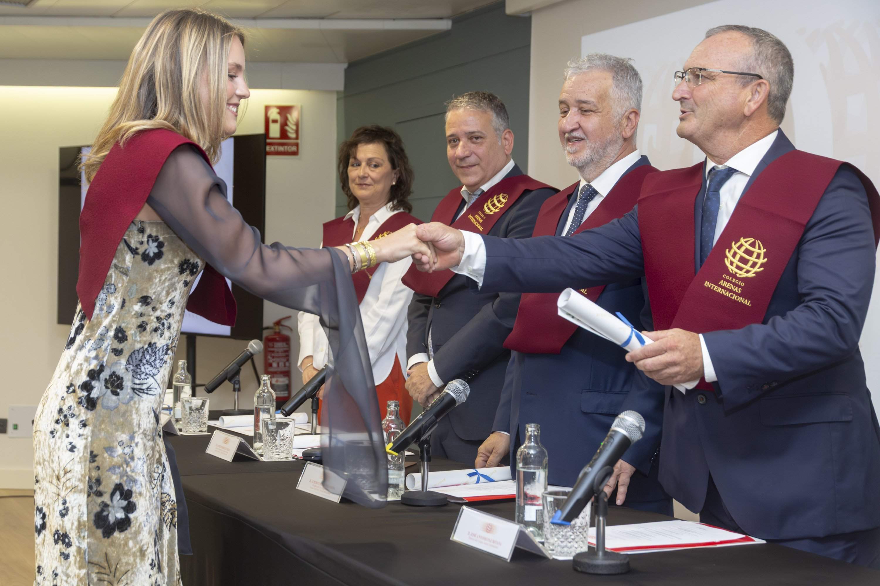 Graduación de alumnos del Colegio Arenas Internacional Graduación de alumnos del Colegio Arenas Internacional