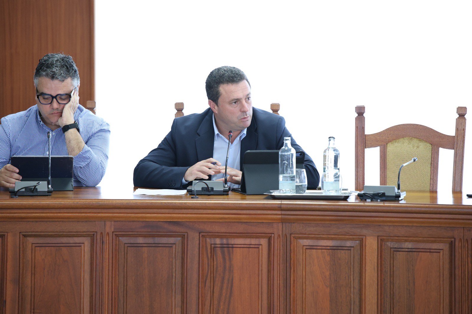 Óscar Noda en el pleno del Cabildo de Lanzarote.