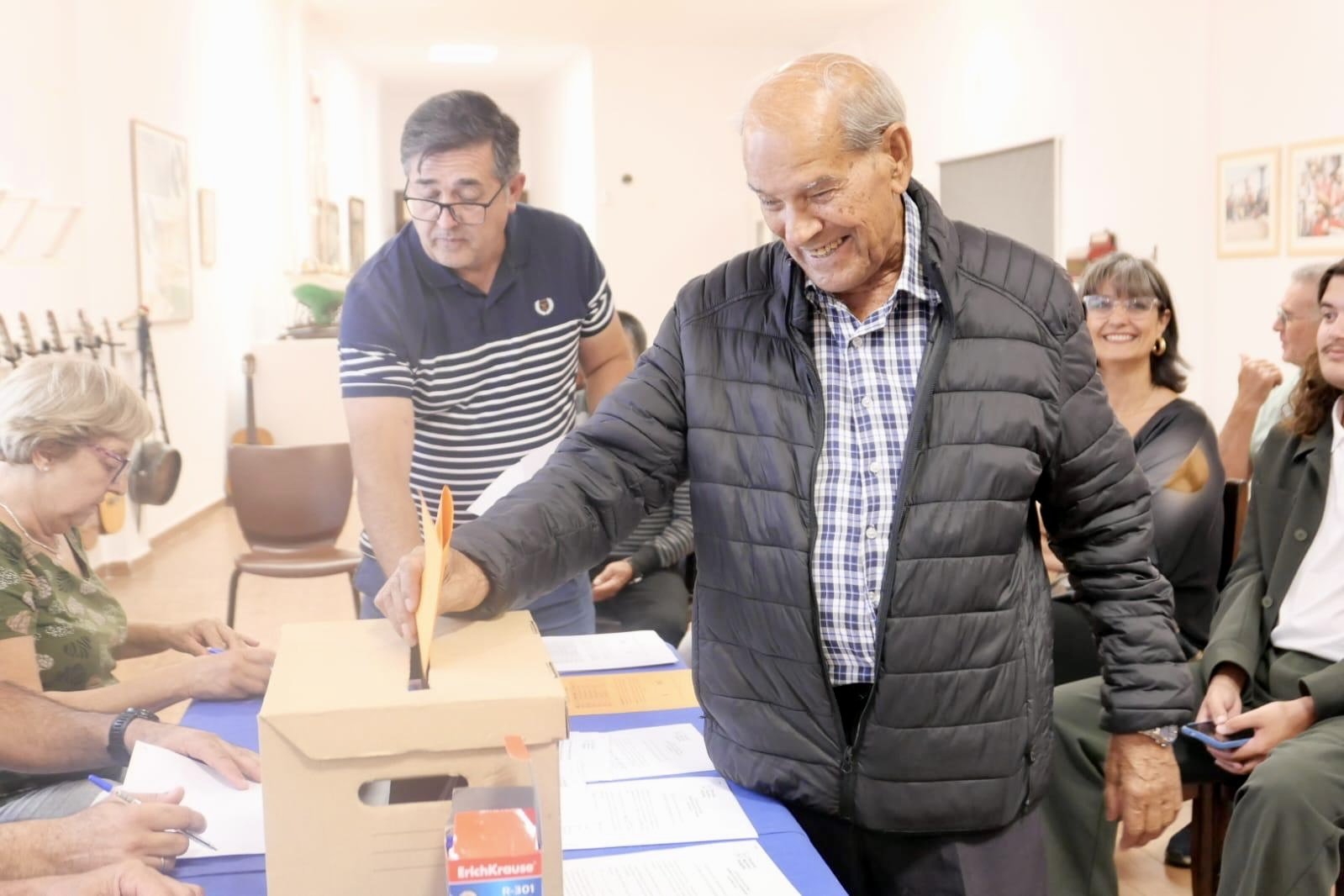 Renovación de la directiva de la Parranda Marinera de Los Buches. Fotos: Jordi Vispo.