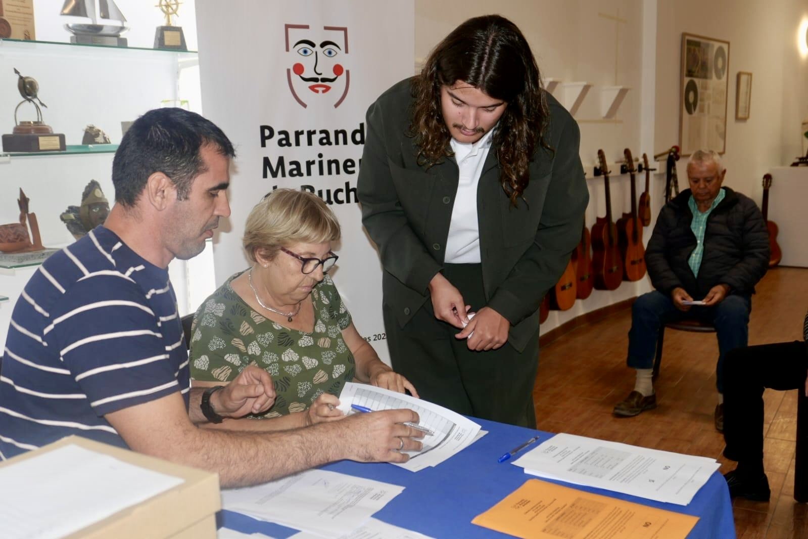 Renovación de la directiva de la Parranda Marinera de Los Buches. Fotos: Jordi Vispo.