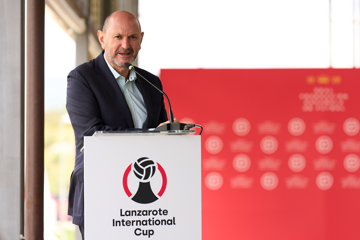 Rafael Louzán, presidente de la Federación Española de Fútbol, en la presentación de la Lanzarote International Cup