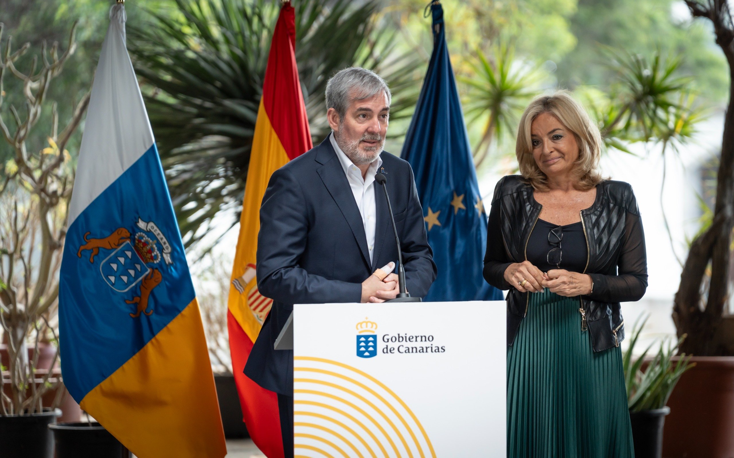 Fernando Clavijo y Esther Monzón.
