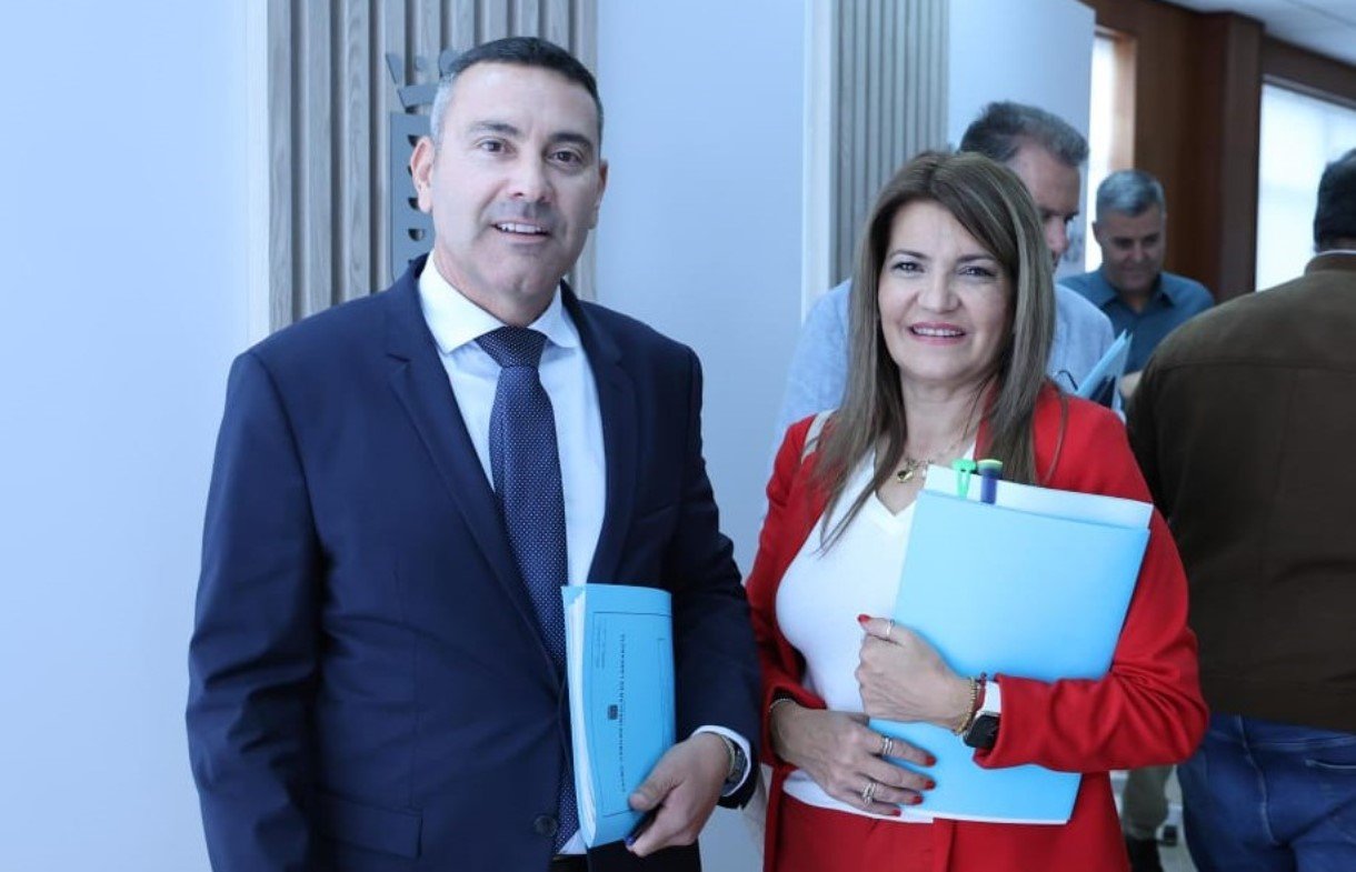 Oswaldo Betancort junto a María Jesús Tovar