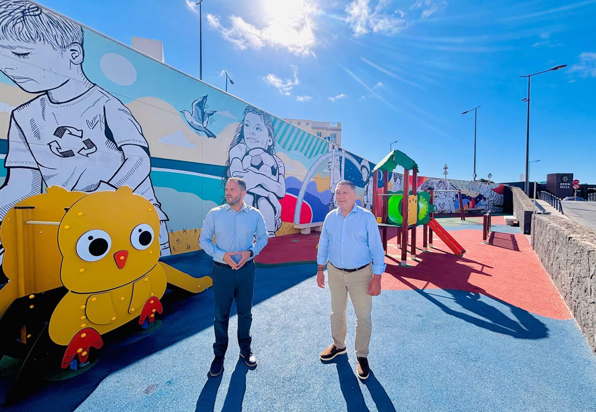 Todos los parques infantiles de Arrecife estrenarán estructuras de sombra
