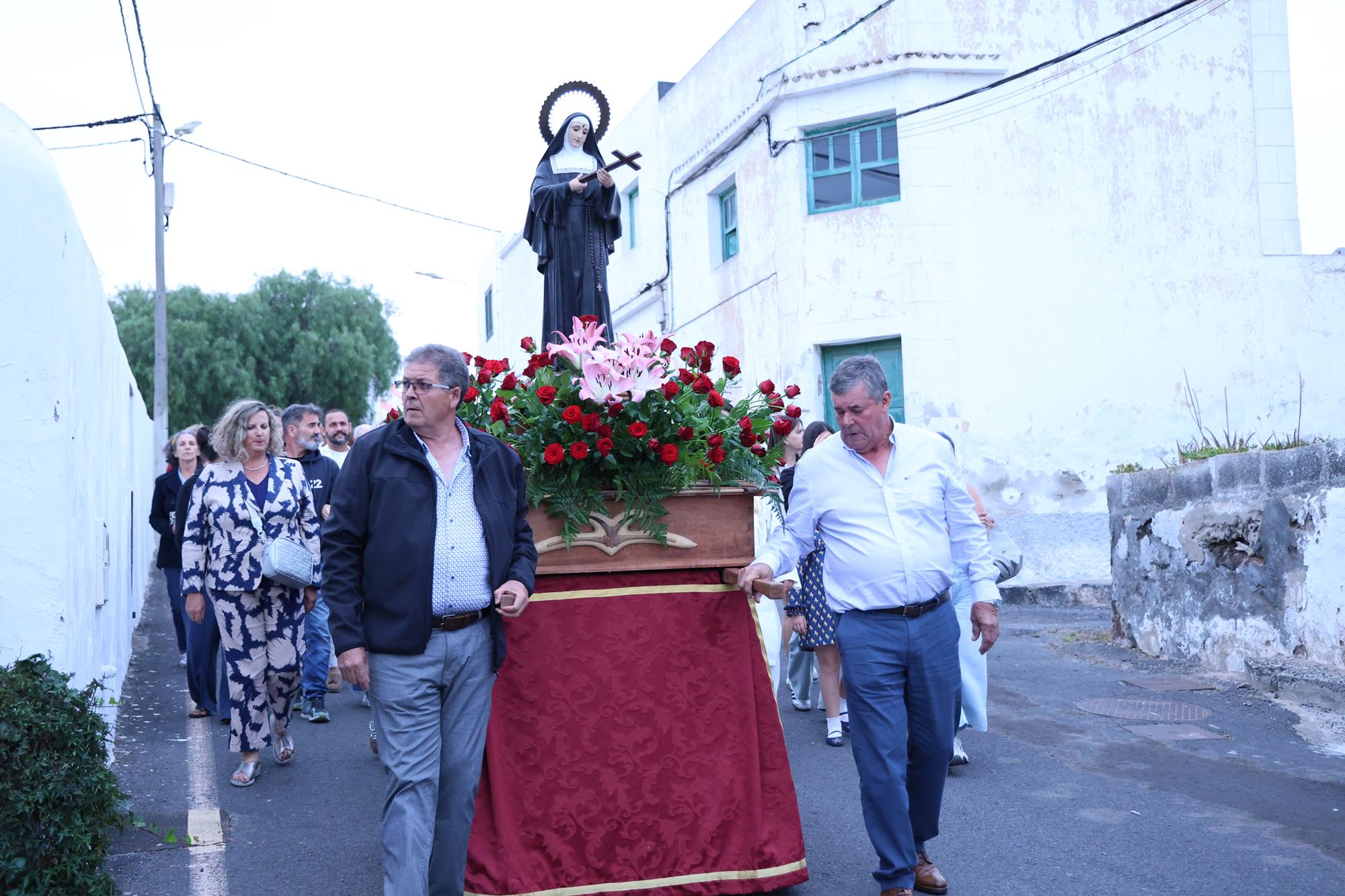 Procesión en honor a Santa Rita en Tao Procesión en honor a Santa Rita en Tao