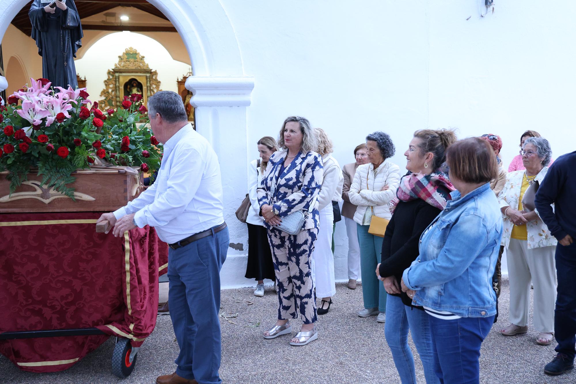 Procesión en honor a Santa Rita en Tao Procesión en honor a Santa Rita en Tao