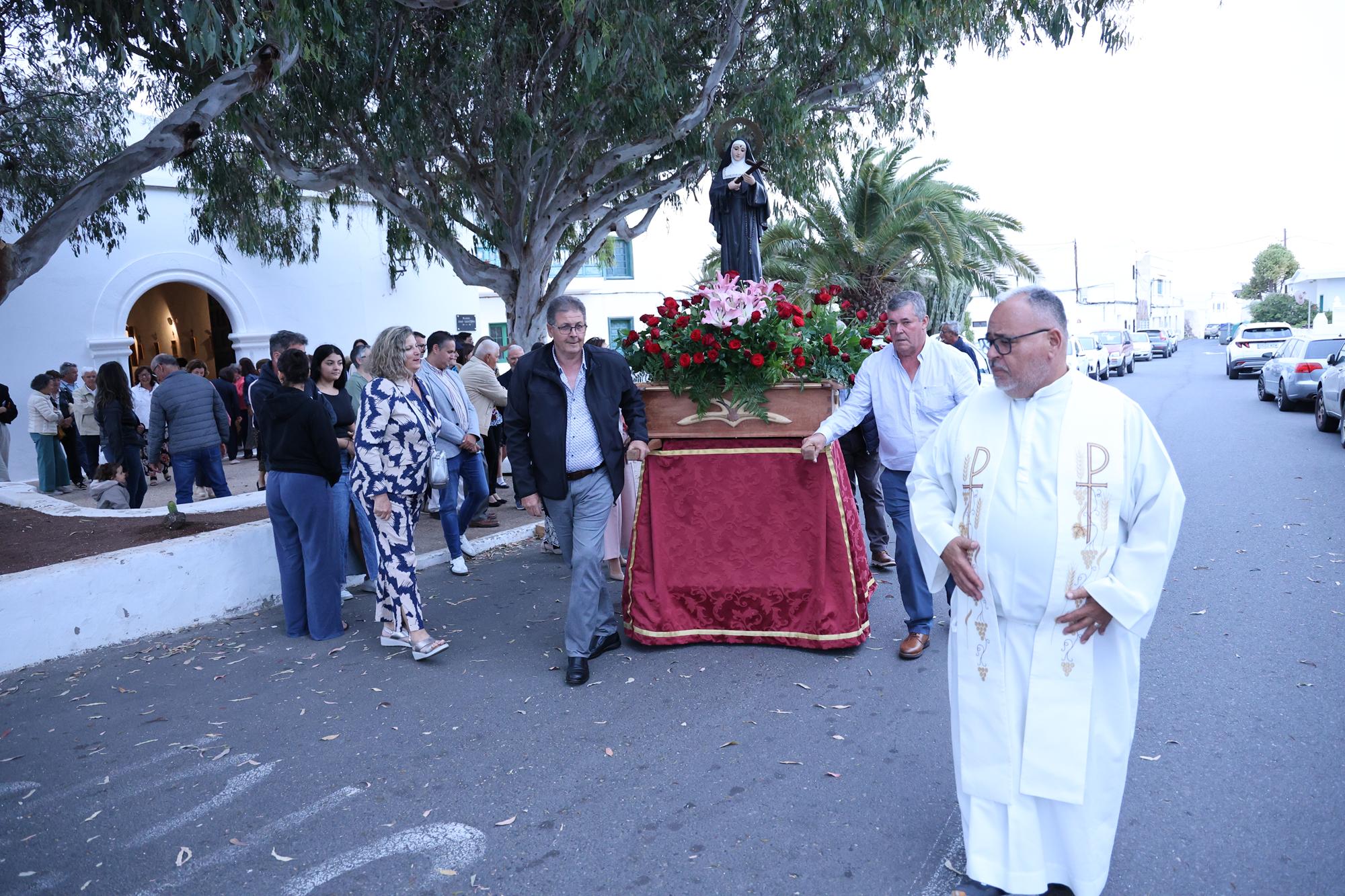 Procesión en honor a Santa Rita en Tao Procesión en honor a Santa Rita en Tao