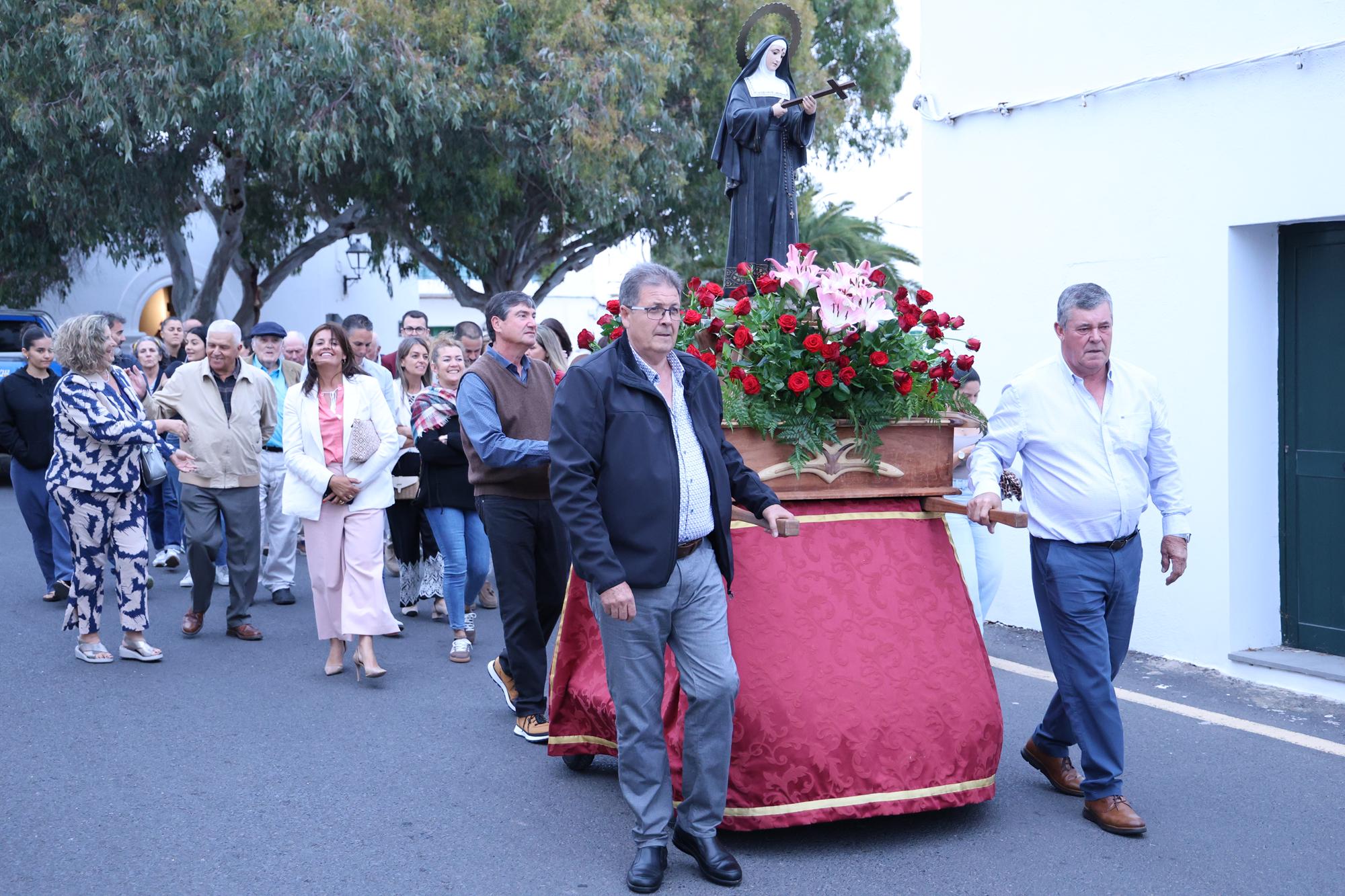 Procesión en honor a Santa Rita en Tao Procesión en honor a Santa Rita en Tao