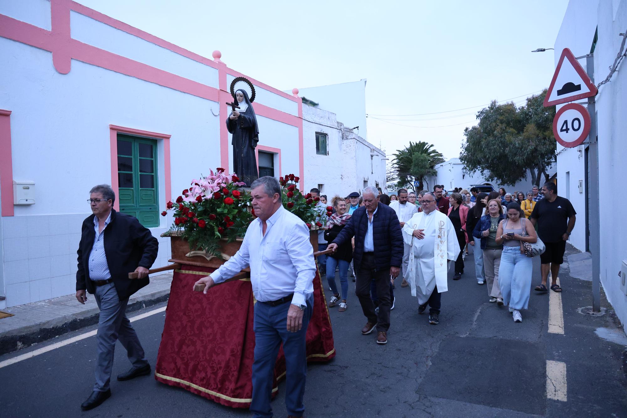 Procesión en honor a Santa Rita en Tao Procesión en honor a Santa Rita en Tao