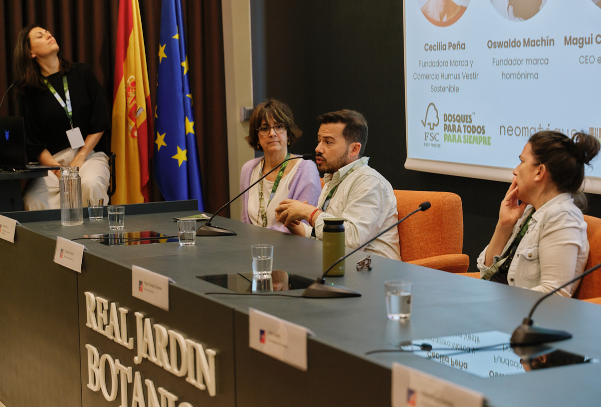 Oswaldo Machín en las jornadas en el evento IMAGINA - Jornada de Moda Sostenible Slow Fashion Next 2025