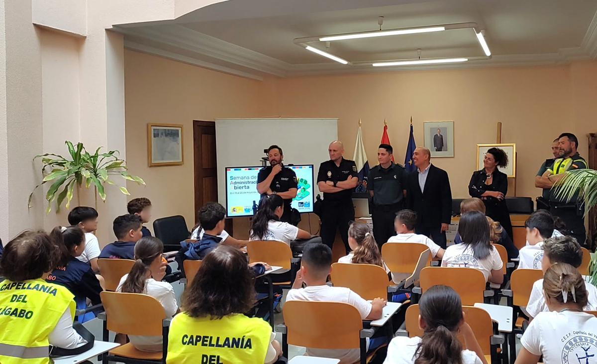 Visita de escolares a la Dirección Insular de la Administración General del Estado en Lanzarote