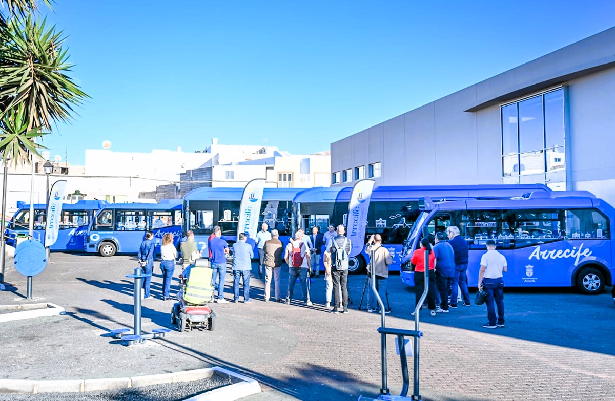 Las ocho nuevas guaguas grandes para mejorar el servicio en Arrecife