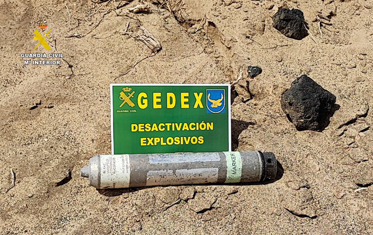 Bengala marítima desactivada por los TEDAX