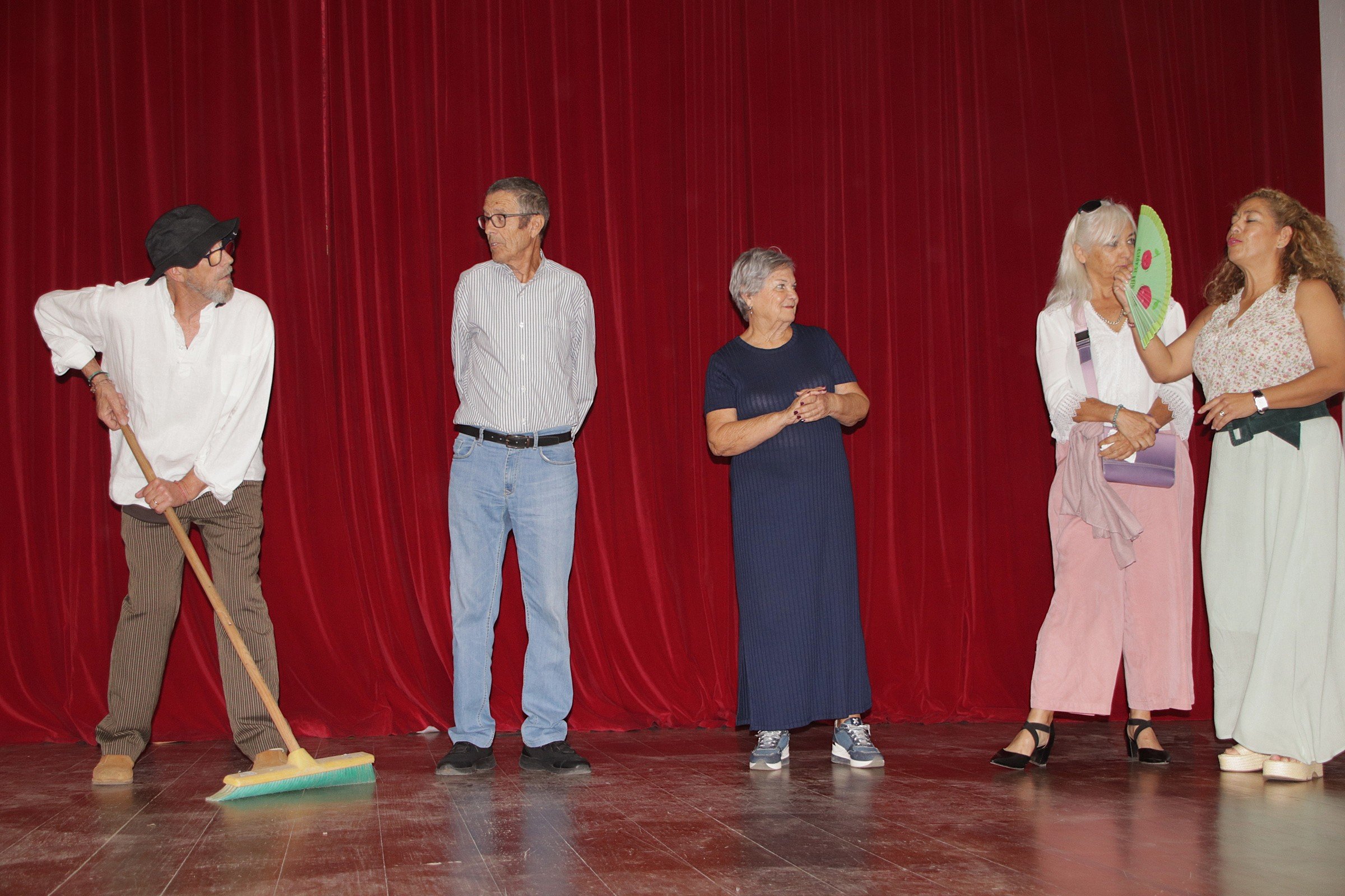 Mayores de Yaiza durante la obra de teatro