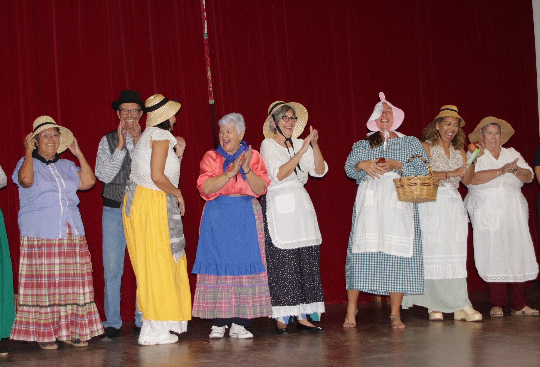 Mayores de Yaiza durante la obra de teatro