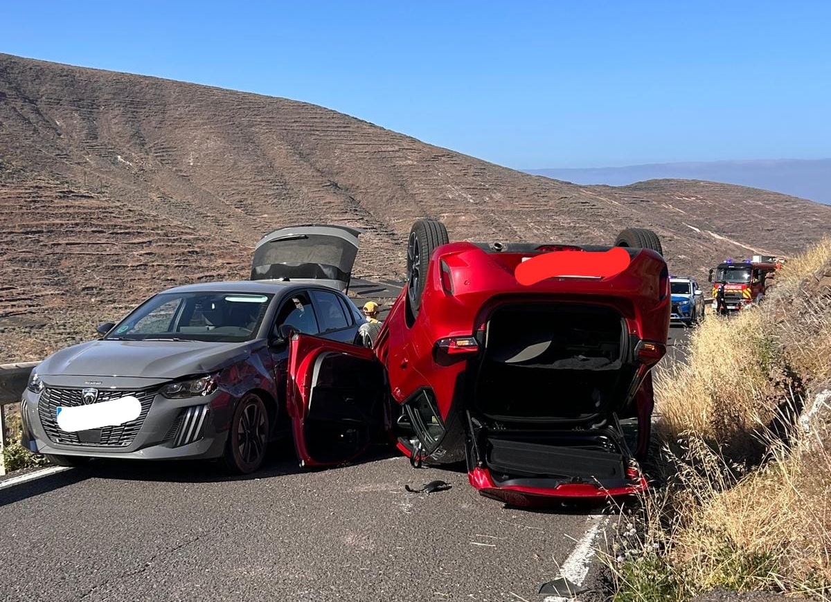 Accidente entre ambos coches en Tabayesco