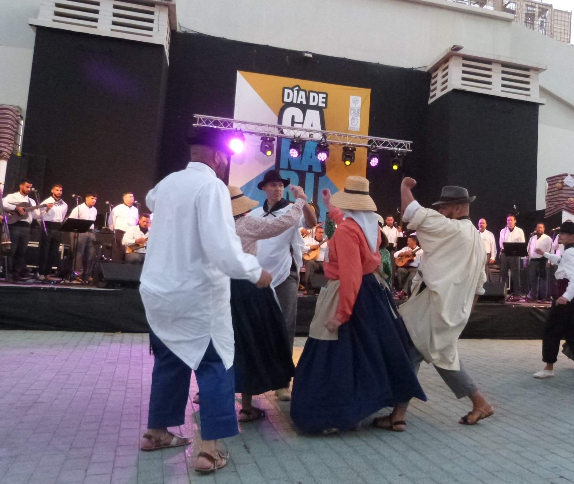 Actuación de Acatife en Gran Canaria