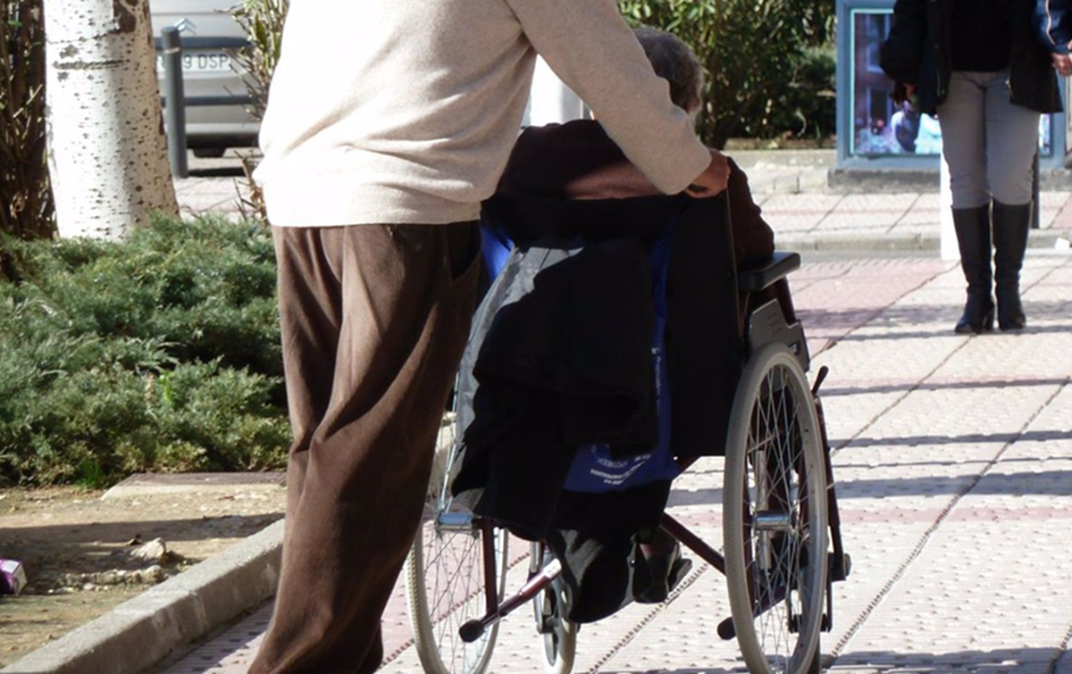 Imagen de una persona con dependencia en Canarias