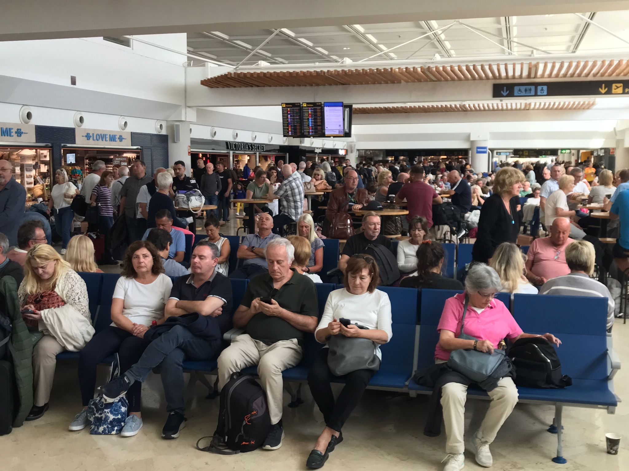 esperas en el aeropuerto de lanzarote en una imagen de archivo