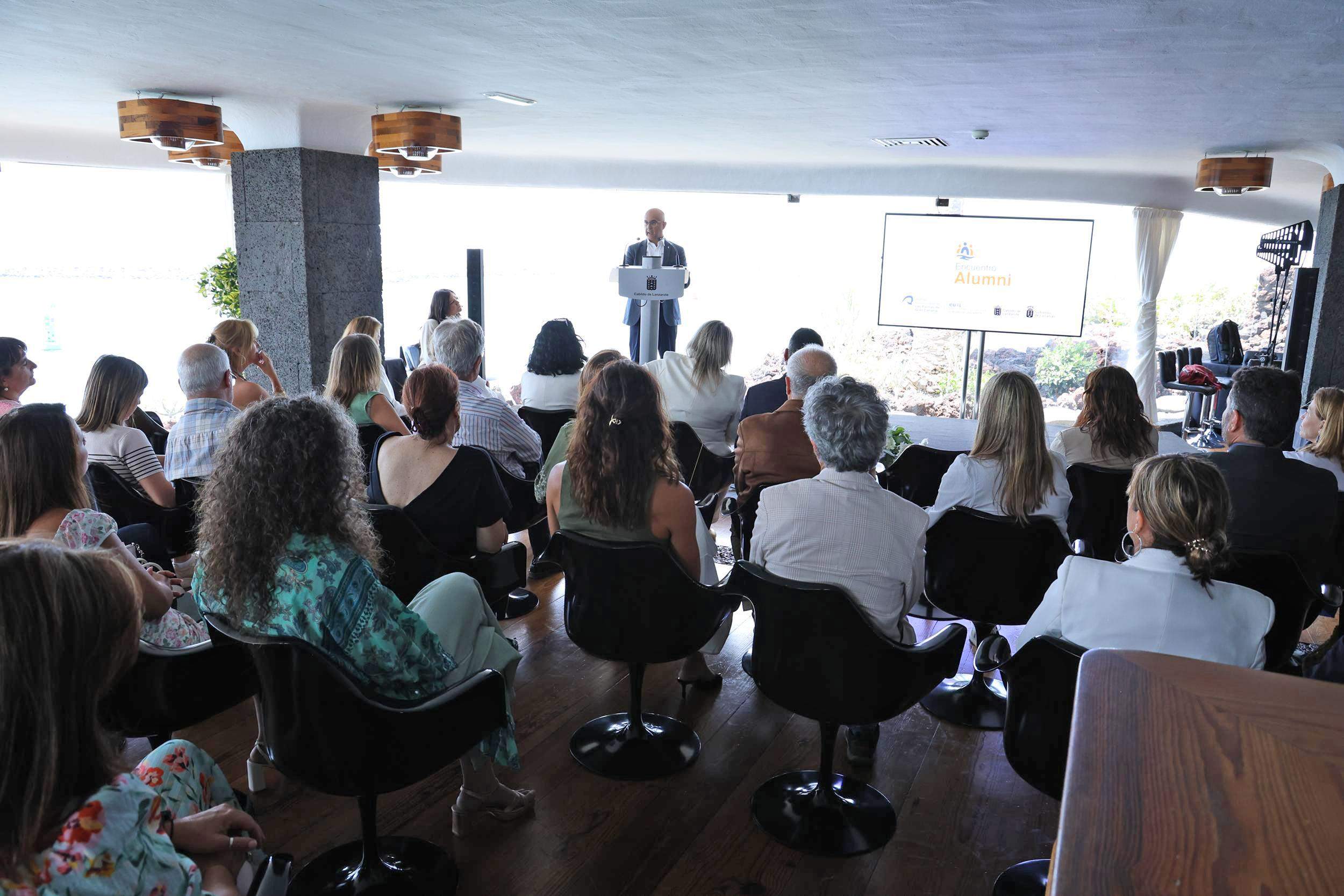 Encuentro de alumnos de la Escuela de Turismo de Lanzarote