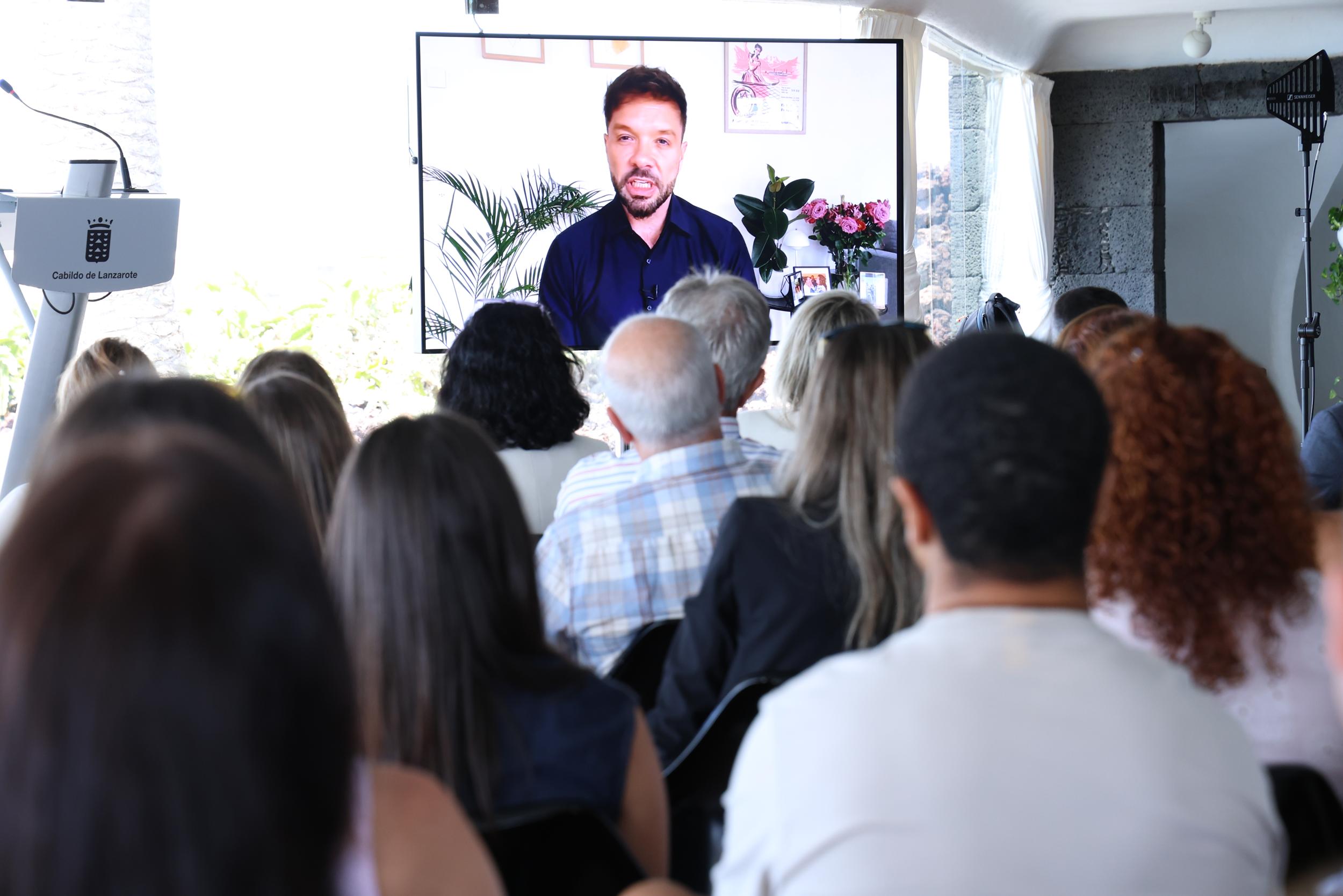 Encuentro de alumnos de la Escuela de Turismo de Lanzarote