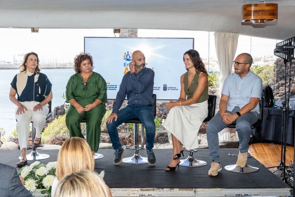 Encuentro de alumnos de la Escuela de Turismo de Lanzarote