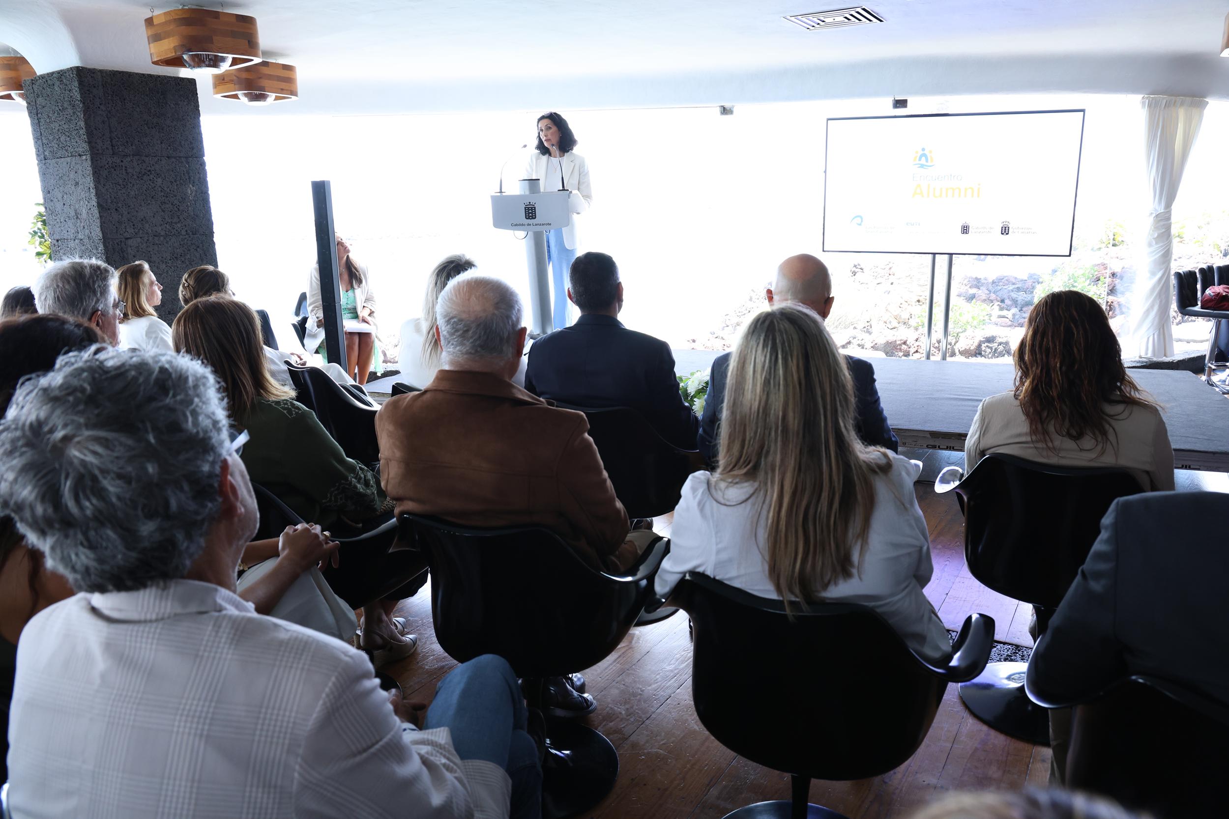 Encuentro de alumnos de la Escuela de Turismo de Lanzarote