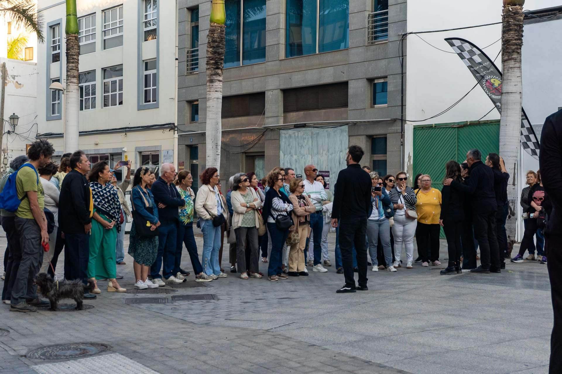 Teatralizado por la marina de Arrecife