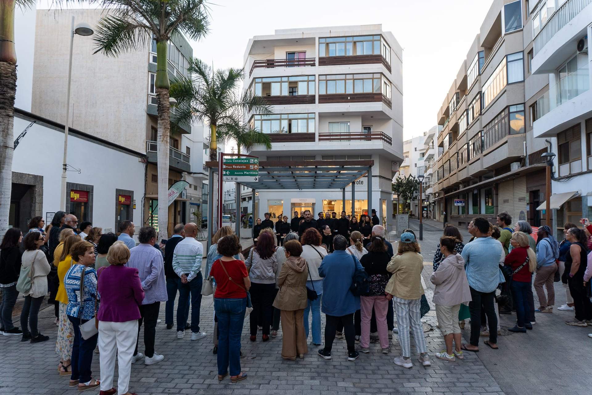 Teatralizado por la marina de Arrecife