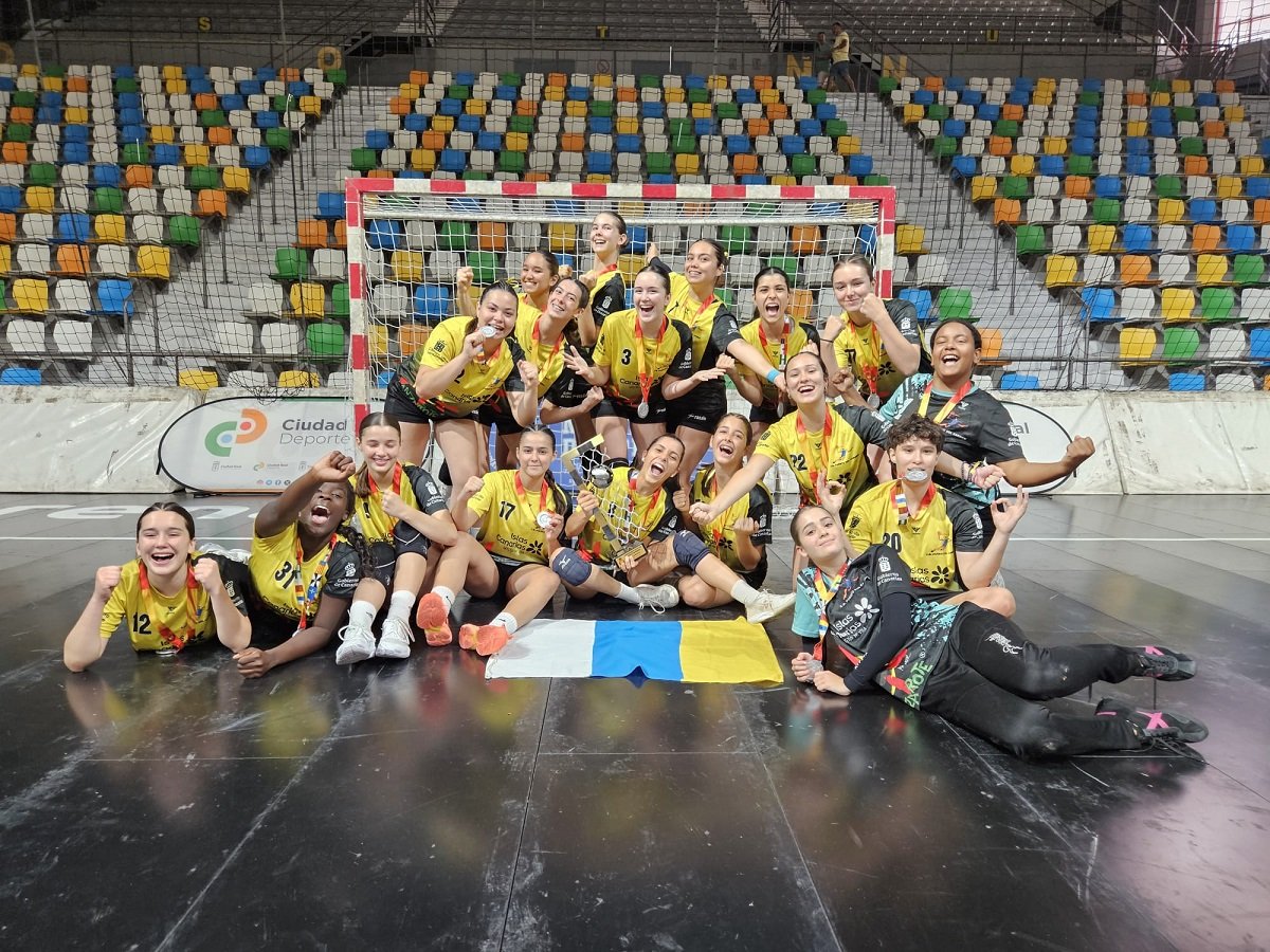 Las cadetes del SPL Lanzarote Puerto del Carmen se proclaman subcampeonas de España
