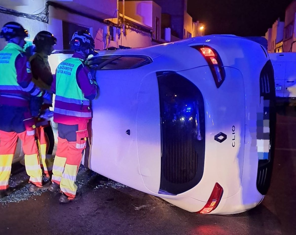 Vuelca un coche en Arrecife 