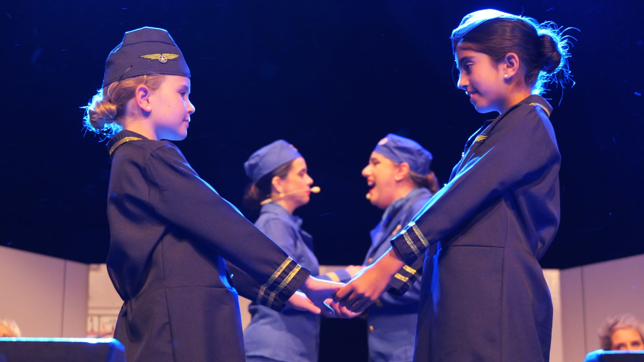 Teatro Musical 'De altos Vuelos' en el Teatro Municipal de Tías Teatro Musical 'De altos Vuelos' en el Teatro Municipal de Tías