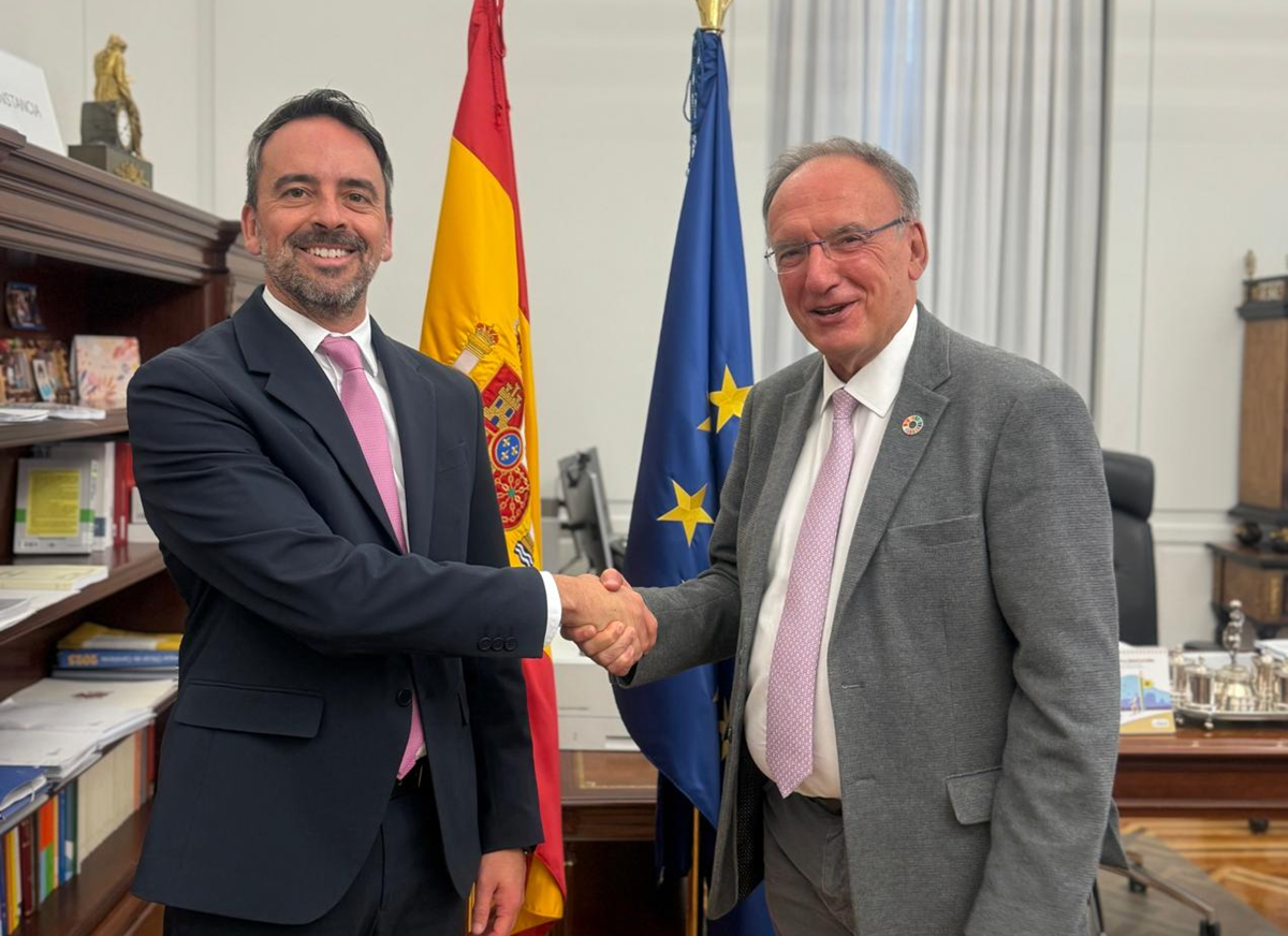 Francisco Manuel Fajardo y Manuel Olmedo en la reunión