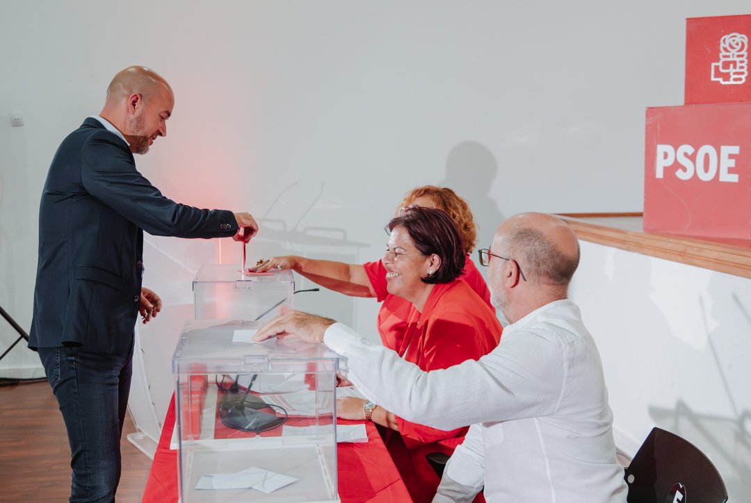 Raúl de León, reelegido secretario general del PSOE de San Bartolomé