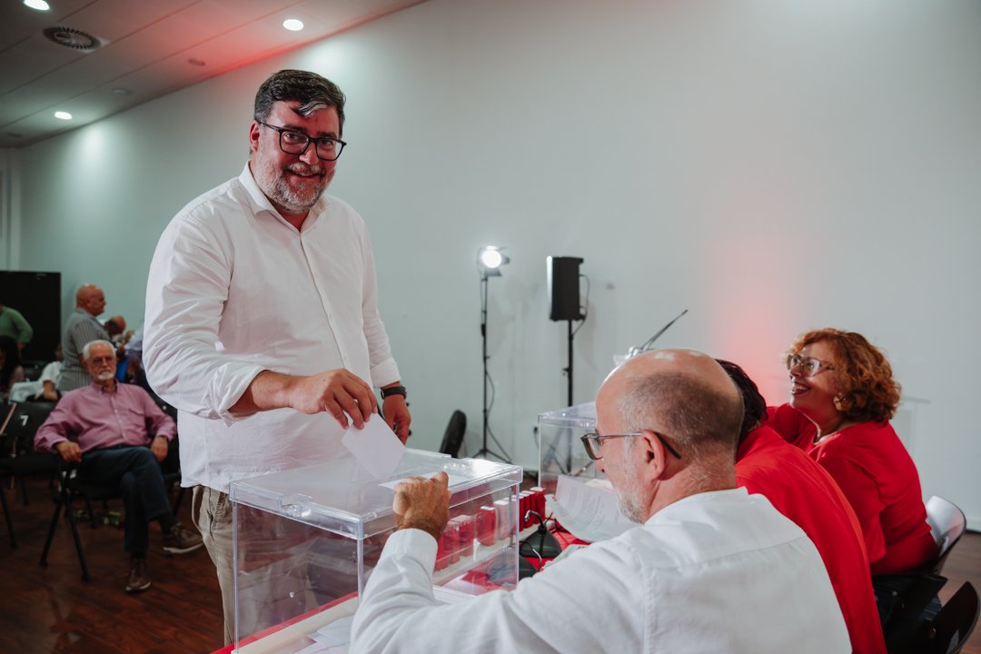Raúl de León, reelegido secretario general del PSOE de San Bartolomé