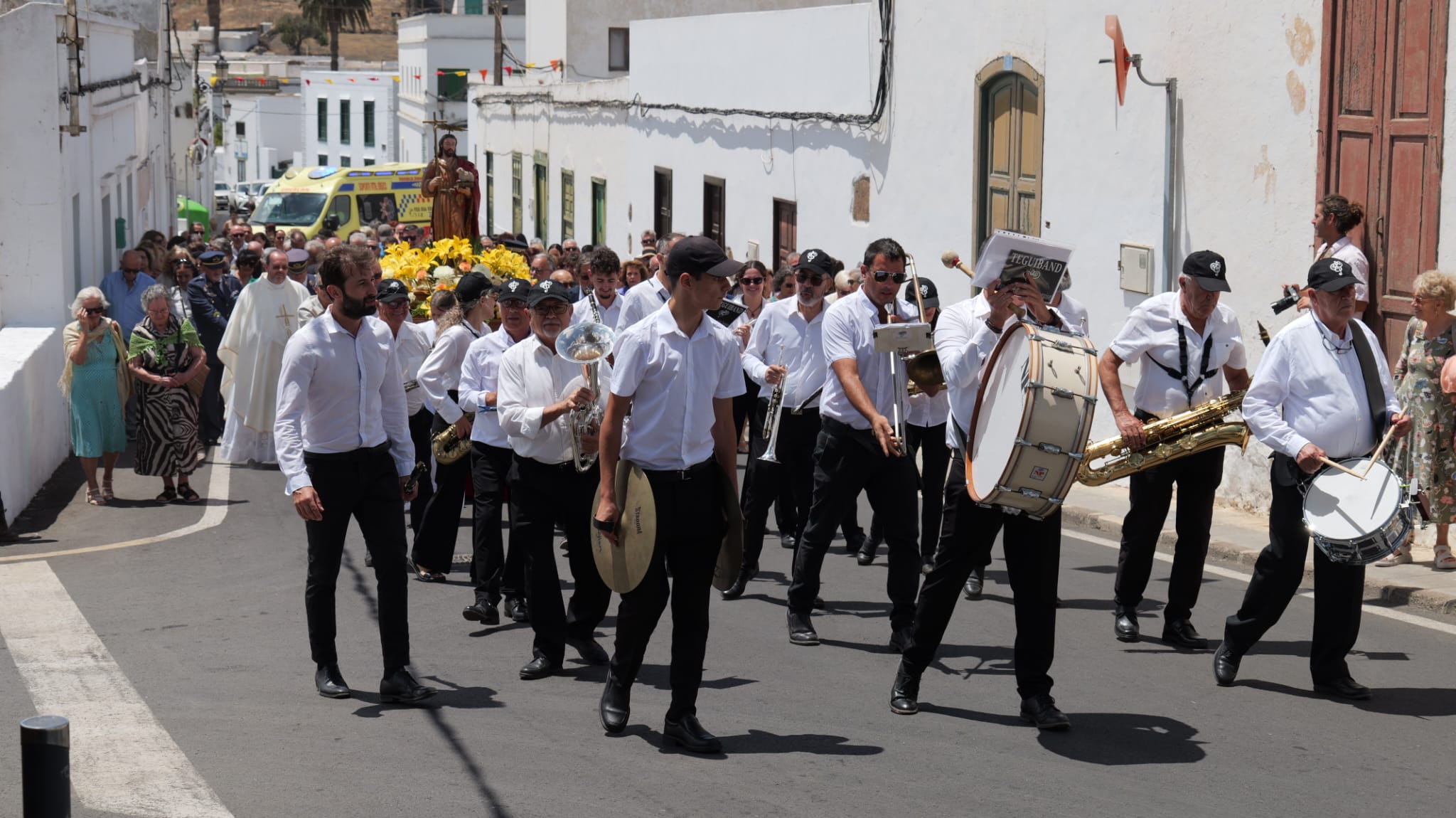 Procesión en honor a San Juan Bautista Procesión en honor a San Juan Bautista