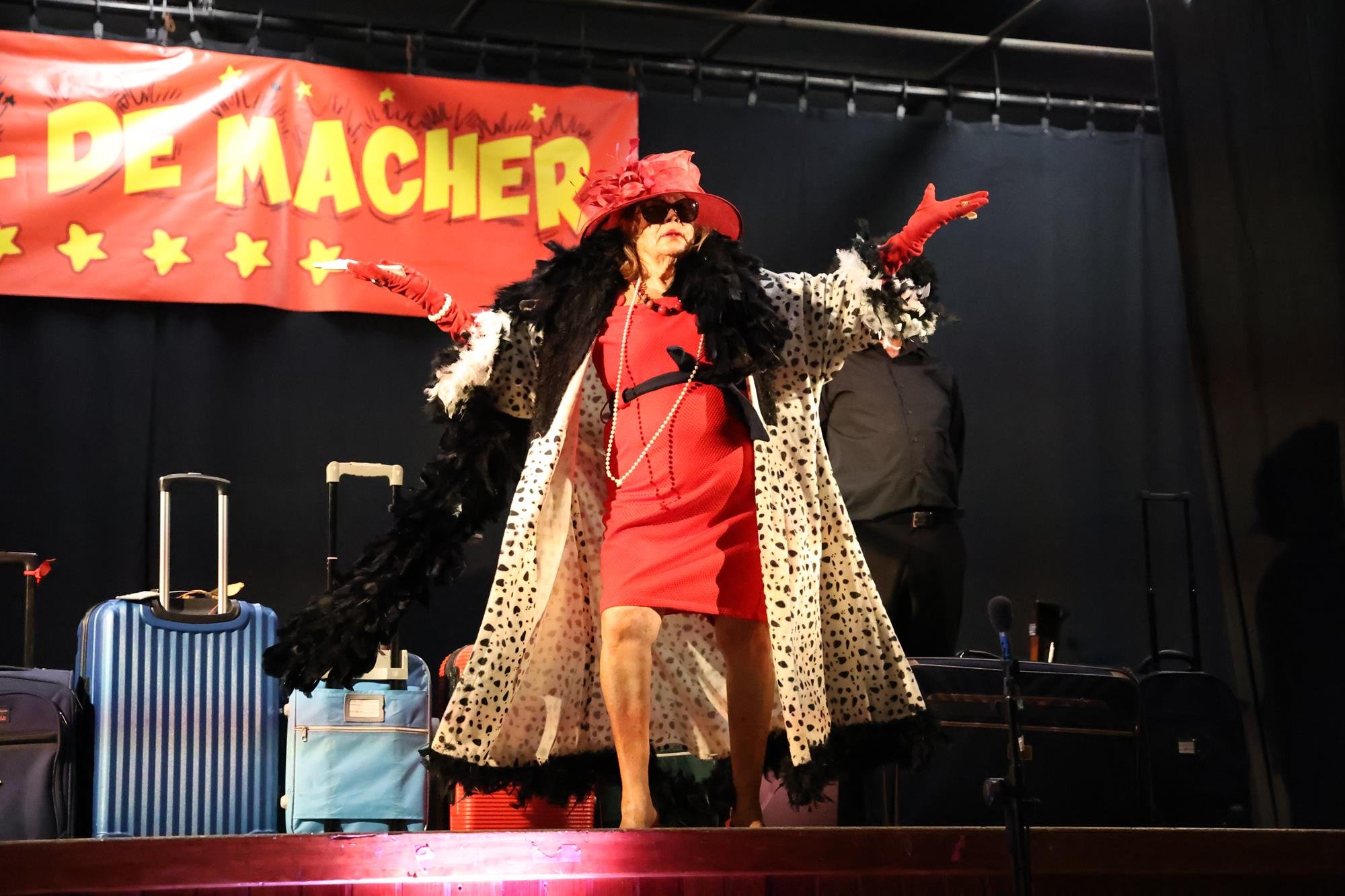 Obra 'Hotel de Mácher' en las fiestas patronales