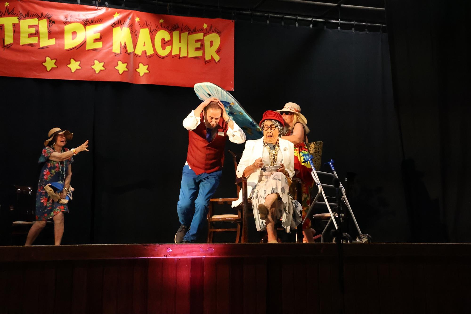 Obra 'Hotel de Mácher' en las fiestas patronales