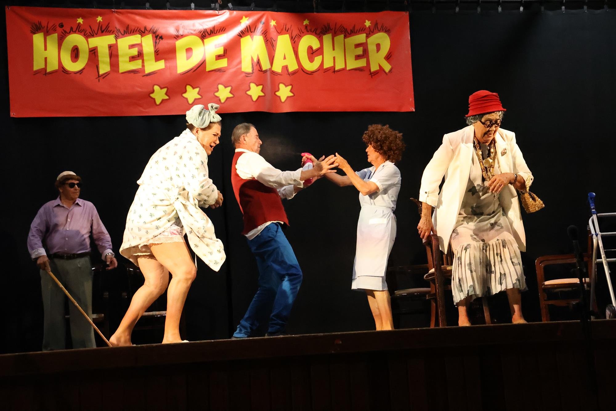 Obra 'Hotel de Mácher' en las fiestas patronales