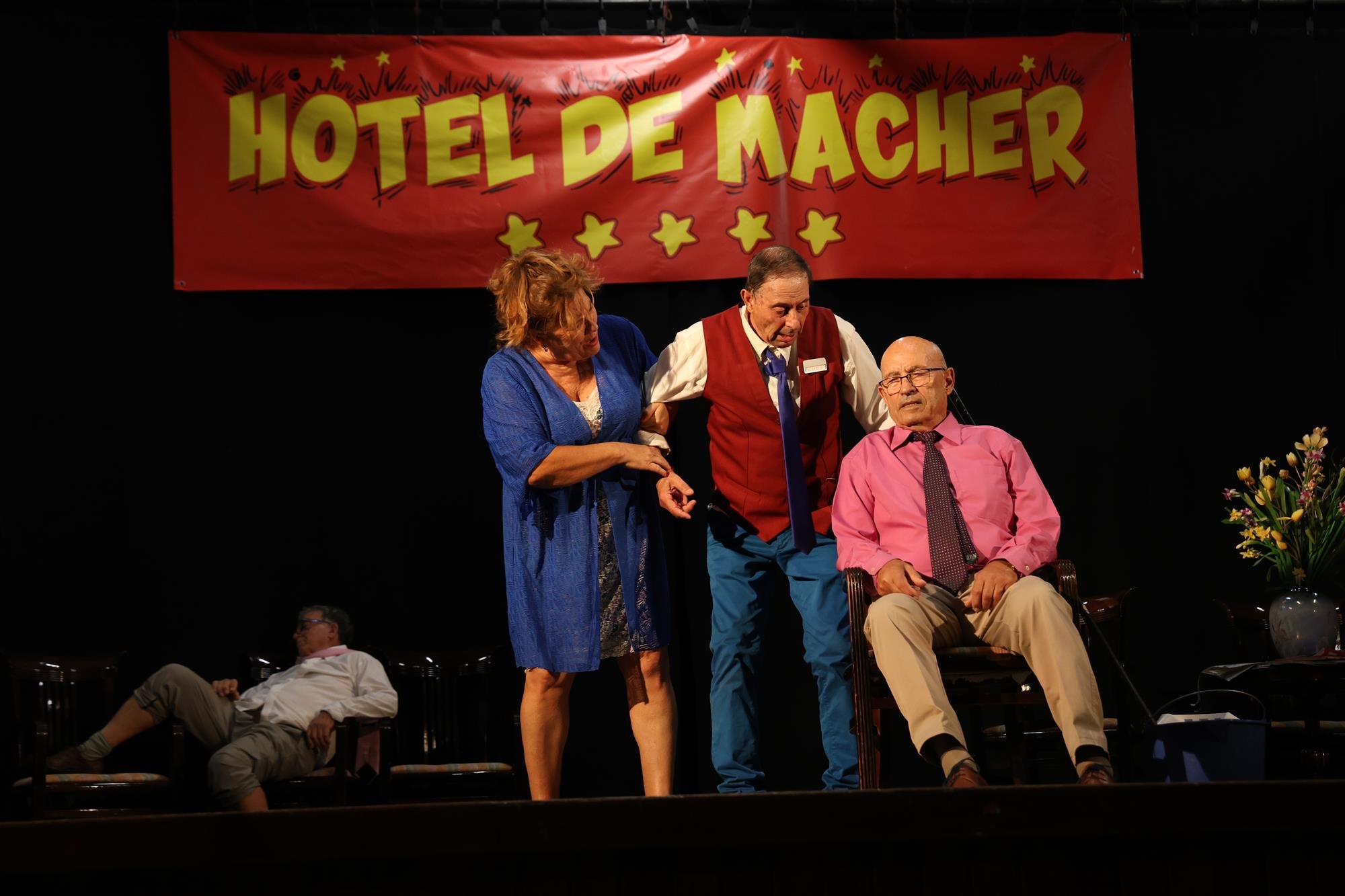 Obra 'Hotel de Mácher' en las fiestas patronales