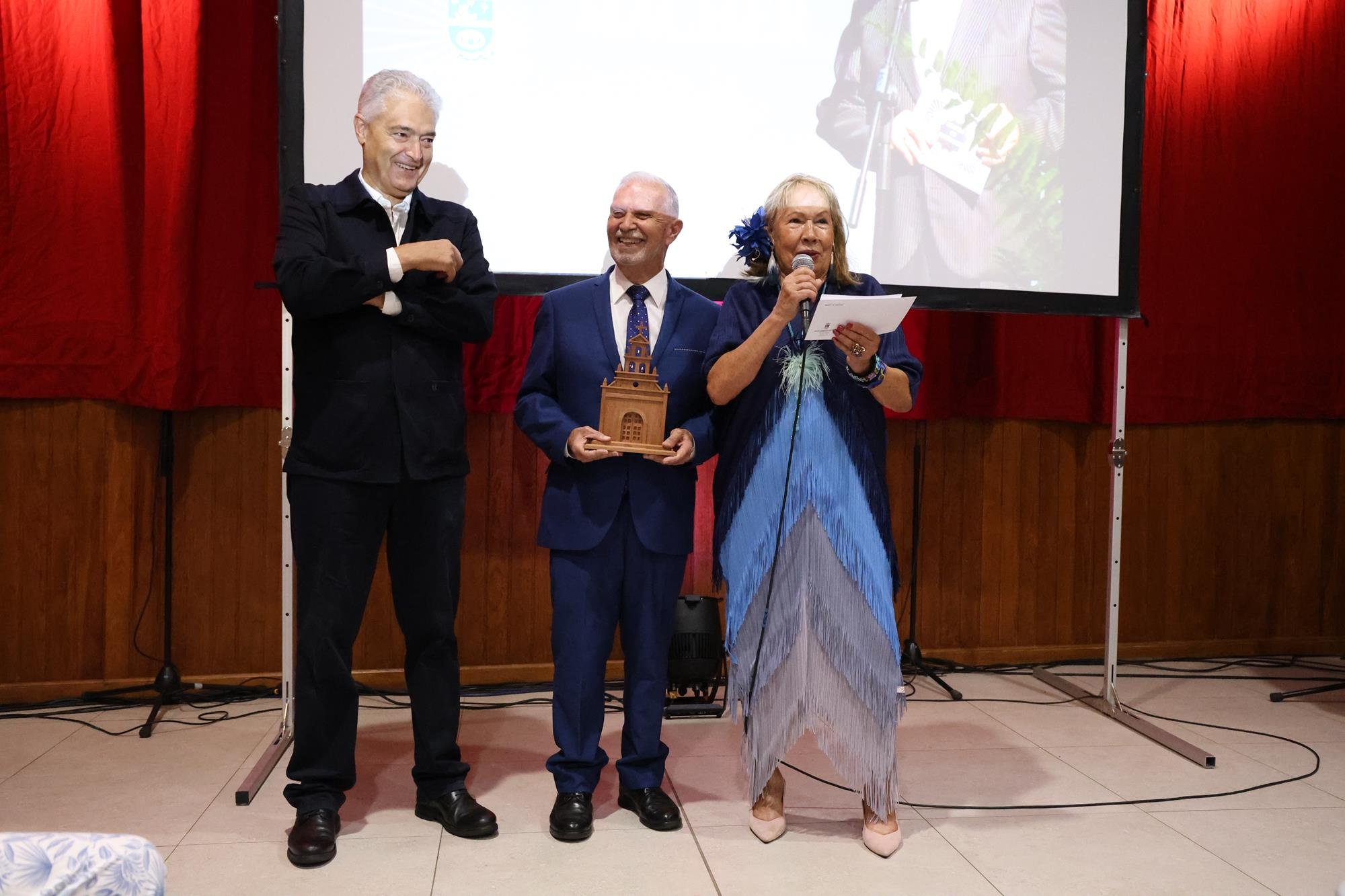 Homenaje a Francisco José Navarro en Mácher. Foto: La Voz