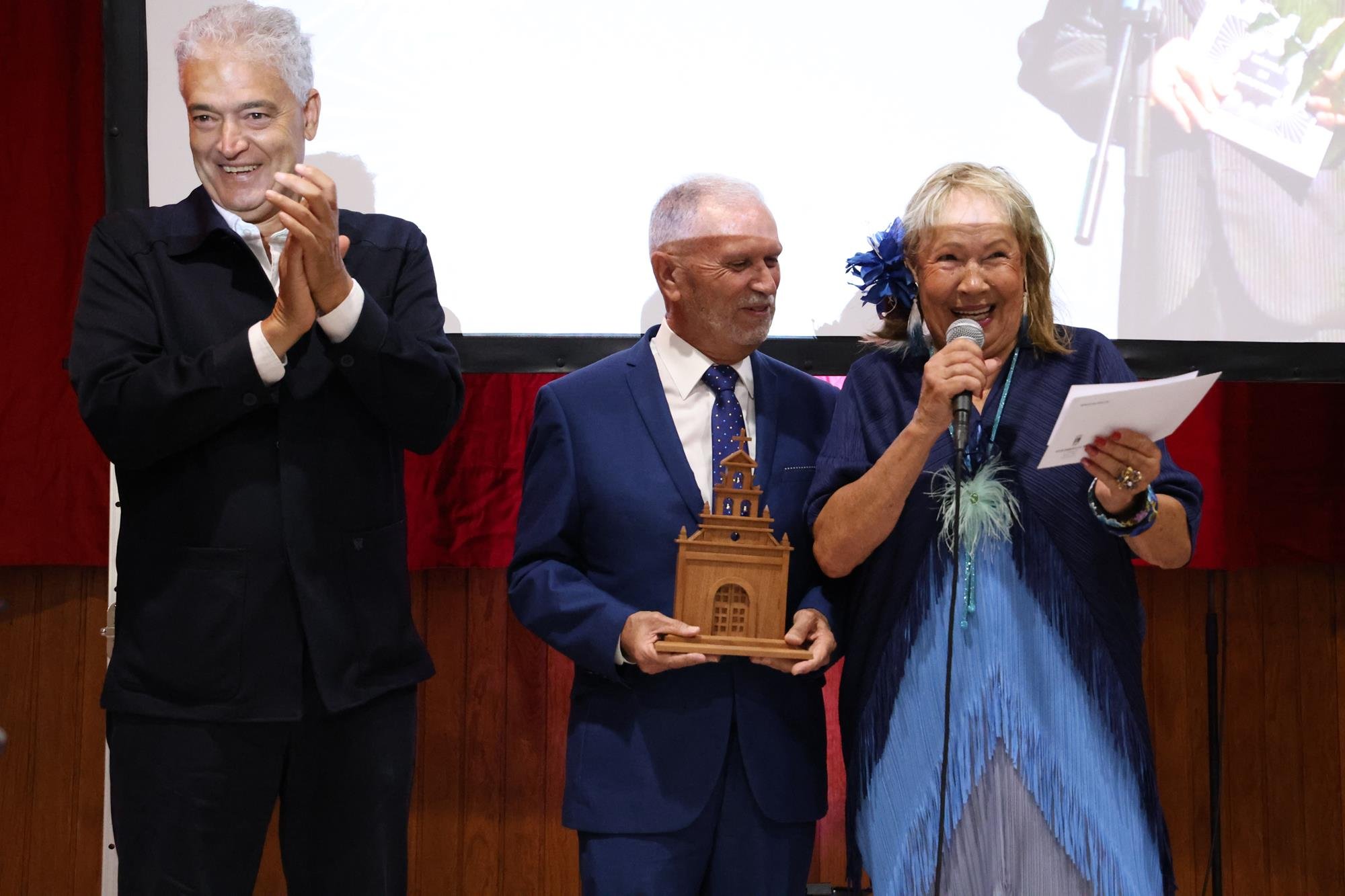 Homenaje a Francisco José Navarro en Mácher. Foto: La Voz