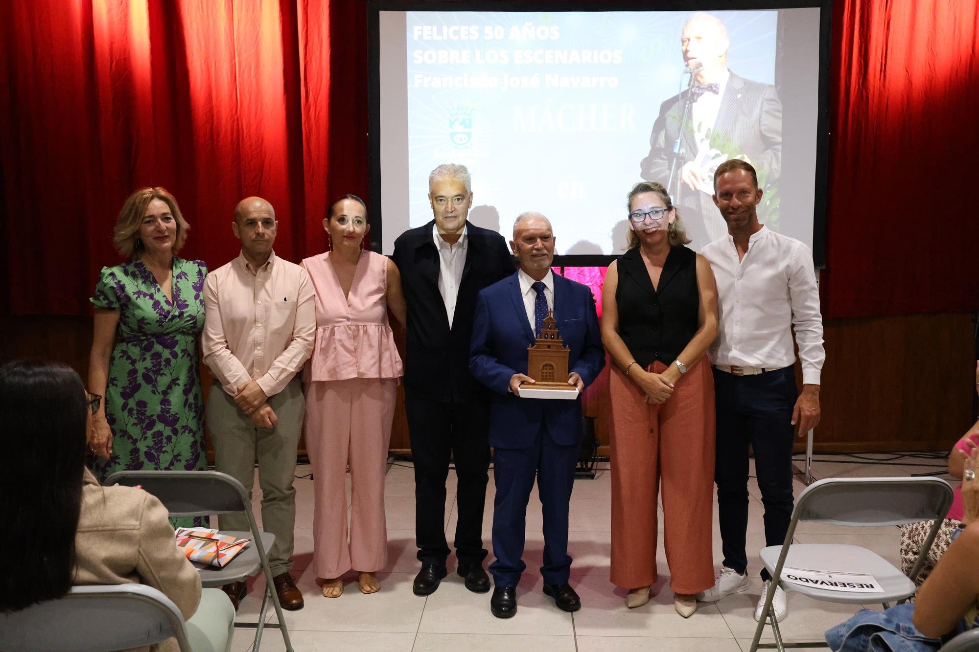 Homenaje a Francisco José Navarro en Mácher. Foto: La Voz