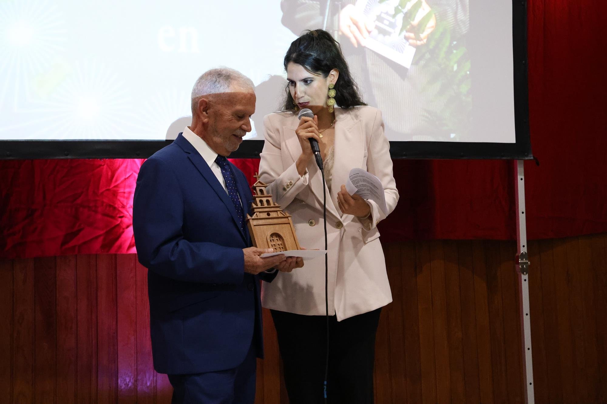 Homenaje a Francisco José Navarro en Mácher. Foto: La Voz