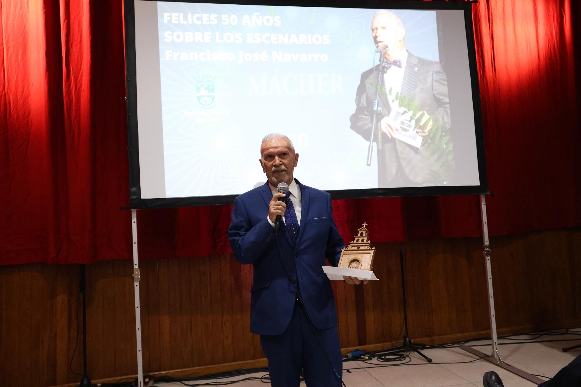 Homenaje a Francisco José Navarro en Mácher. Foto: La Voz