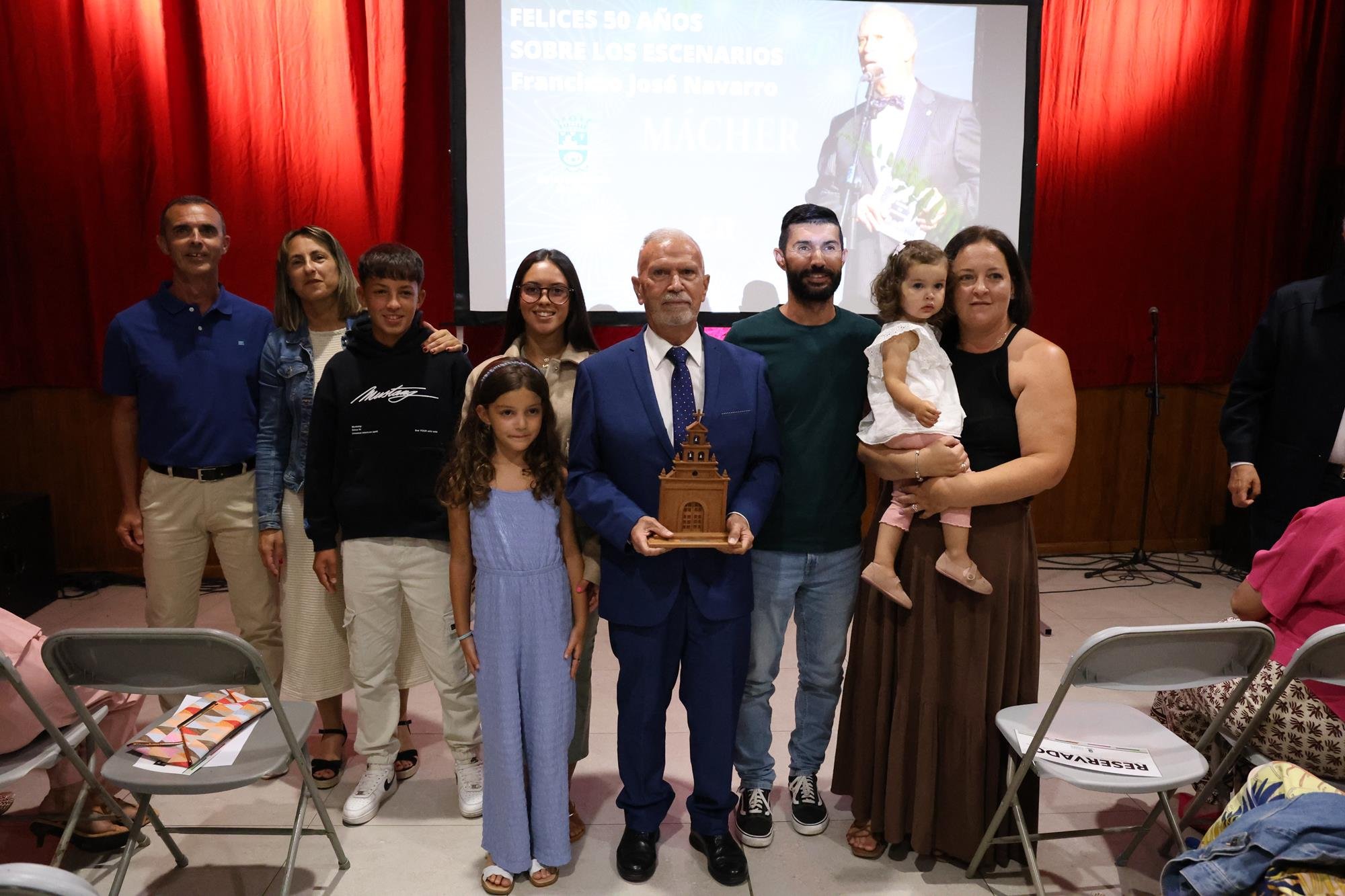 Homenaje a Francisco José Navarro en Mácher. Foto: La Voz